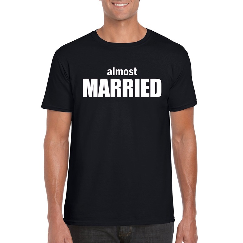 Almost Married tekst t-shirt zwart heren